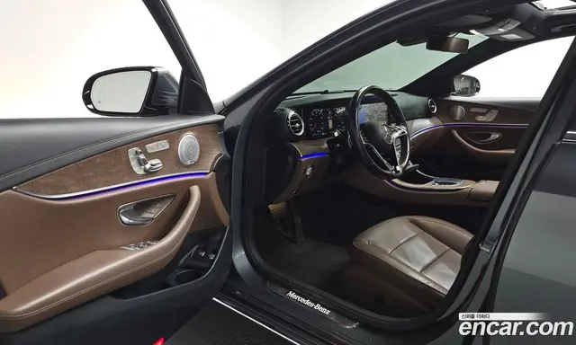 Mercedes-Benz E-Class 2020 2.0 автомат (гидро), миниатюра 12