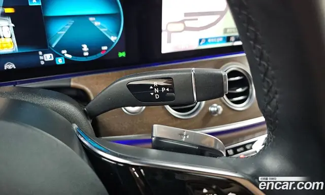 Mercedes-Benz E-Class 2021 1.9 автомат (гидро), миниатюра 12