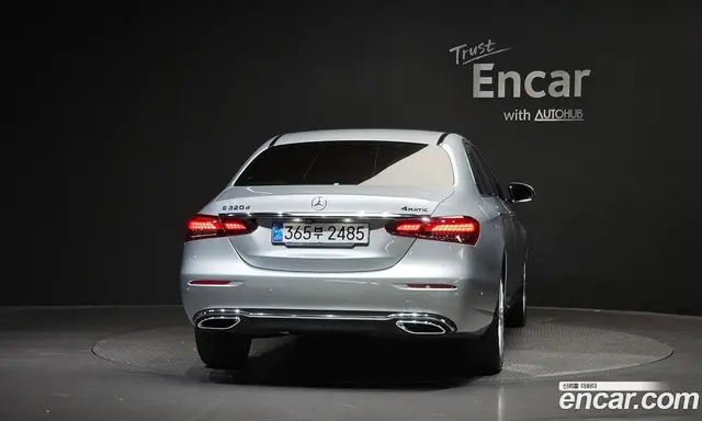 Mercedes-Benz E-Class 2021 1.9 автомат (гидро), миниатюра 4