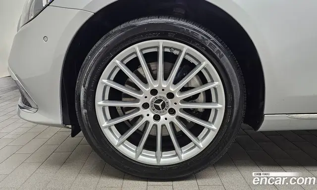 Mercedes-Benz E-Class 2021 1.9 автомат (гидро), миниатюра 5