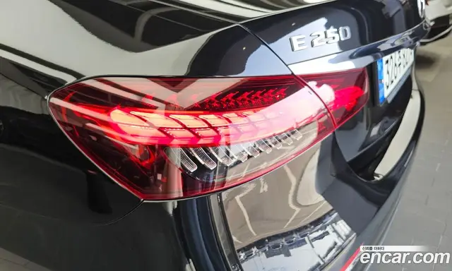 Mercedes-Benz E-Class 2022 2.0 автомат (гидро), миниатюра 9 Mercedes-Benz E-Class 2022 2.0 автомат (гидро), миниатюра 9
