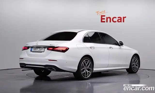 Mercedes-Benz E-Class 2022 2.0 автомат (гидро), миниатюра 2