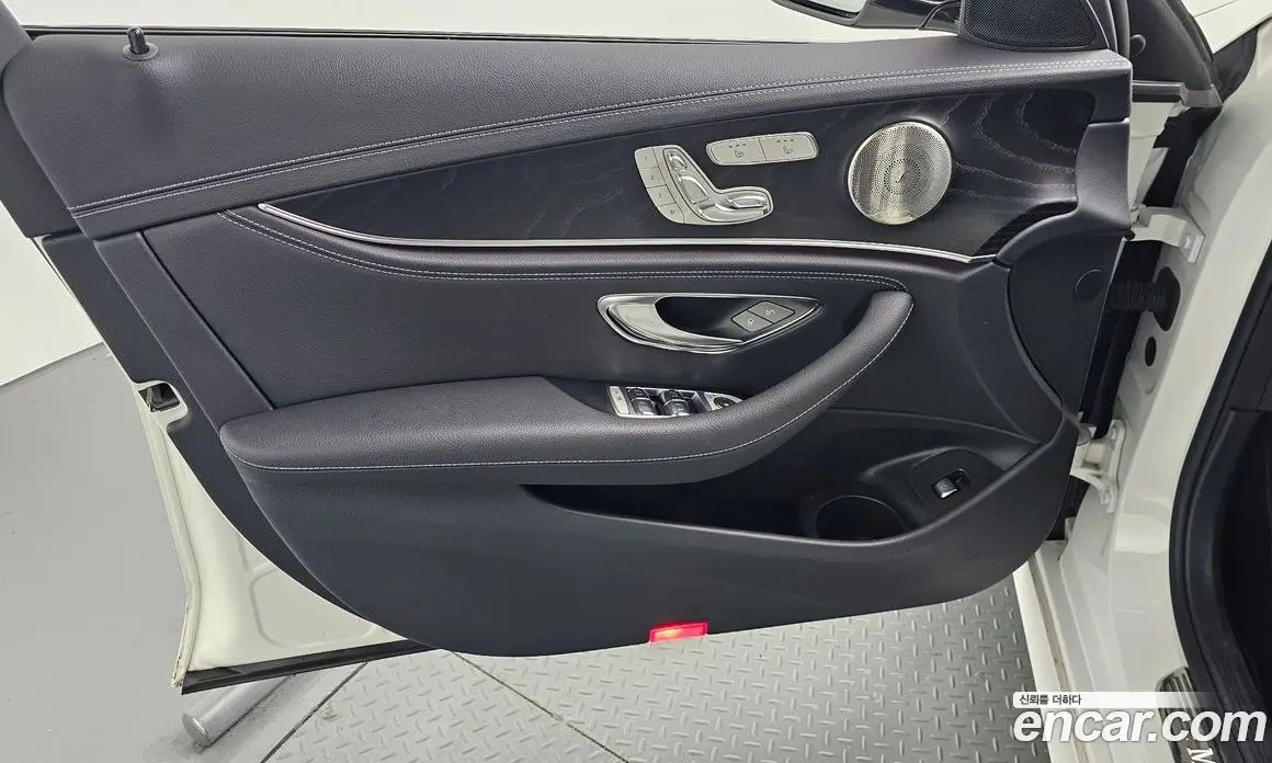 Mercedes-Benz E-Class 2022 2.0 автомат (гидро), фото 14