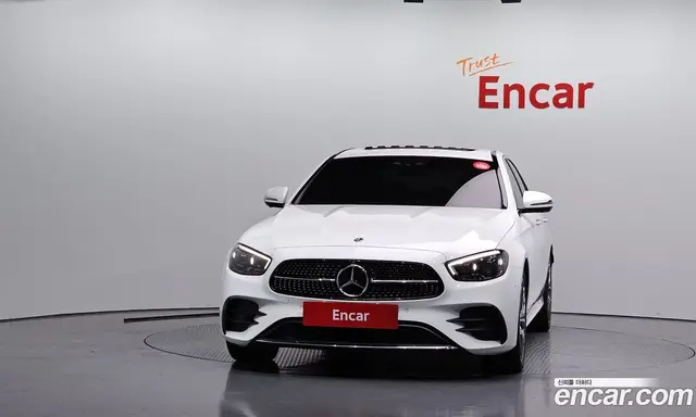 Mercedes-Benz E-Class 2022 2.0 автомат (гидро), миниатюра 3