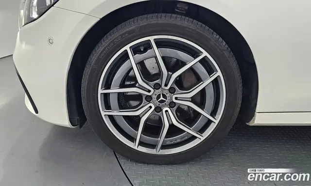 Mercedes-Benz E-Class 2022 2.0 автомат (гидро), миниатюра 5