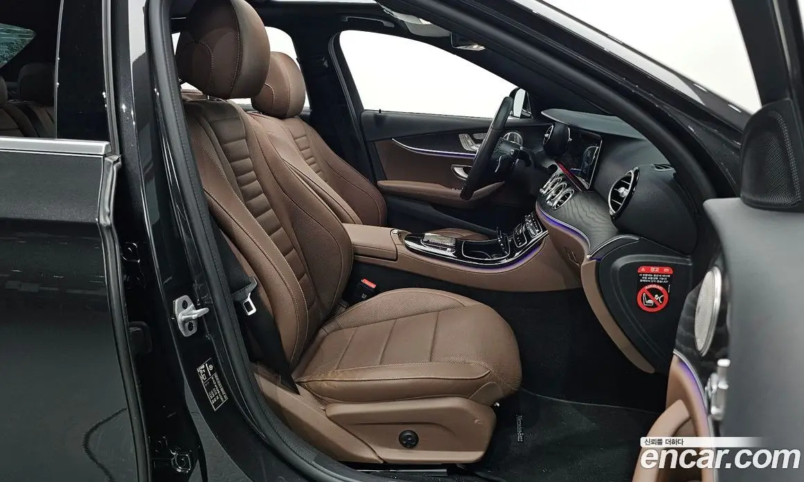 Mercedes-Benz E-Class 2023 2.0 автомат (гидро), фото 13