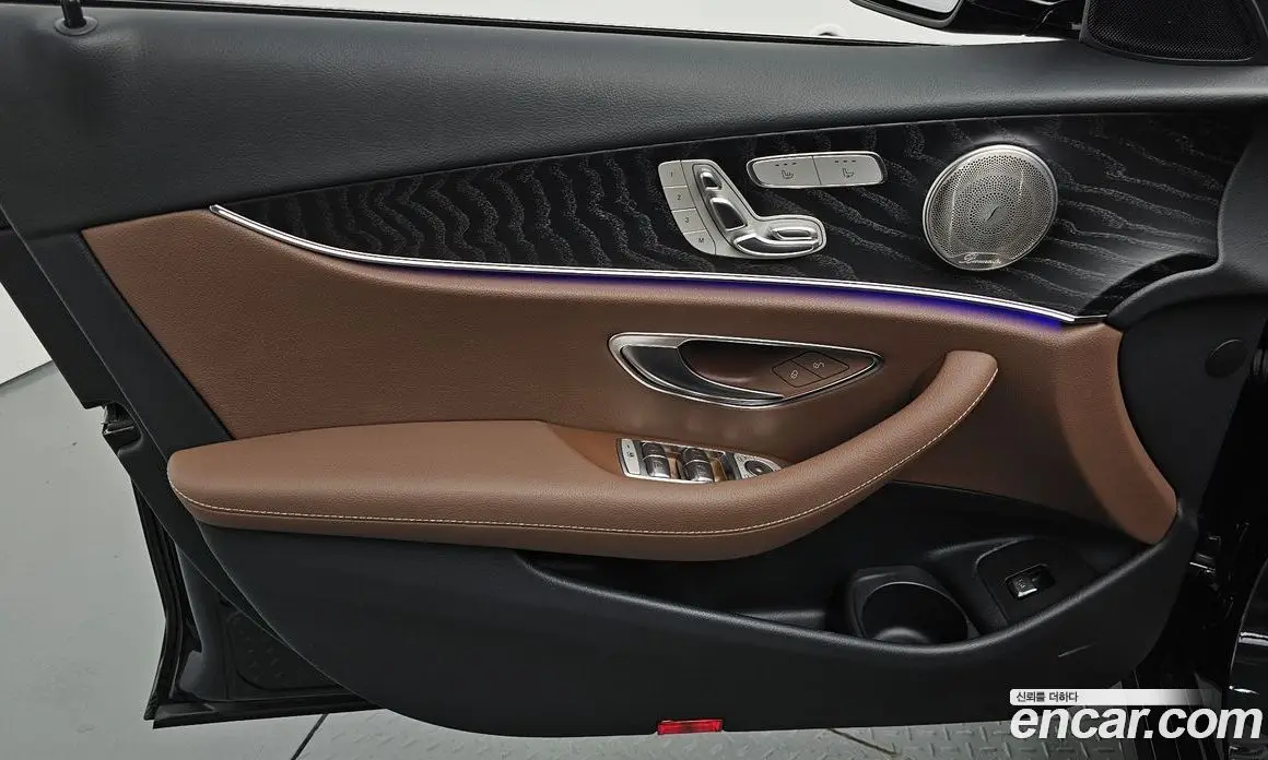 Mercedes-Benz E-Class 2023 2.0 автомат (гидро), фото 14