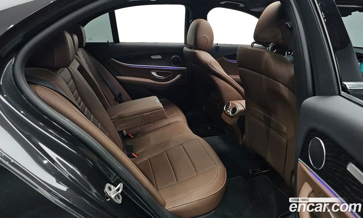Mercedes-Benz E-Class 2023 2.0 автомат (гидро), фото 16