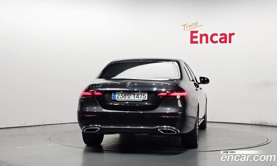 Mercedes-Benz E-Class 2023 2.0 автомат (гидро), фото 4