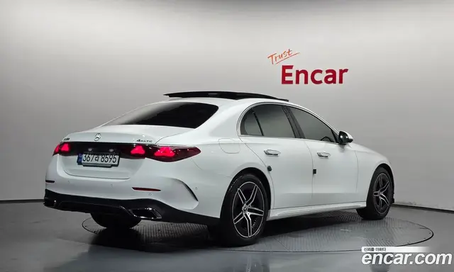 Mercedes-Benz E-Class 2024 2.0 автомат (гидро), миниатюра 2