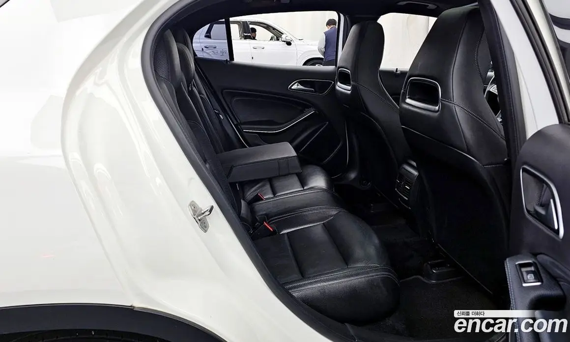 Mercedes-Benz GLA-Class 2018 2.0 автомат (гидро), фото 11 Mercedes-Benz GLA-Class 2018 2.0 автомат (гидро), фото 11