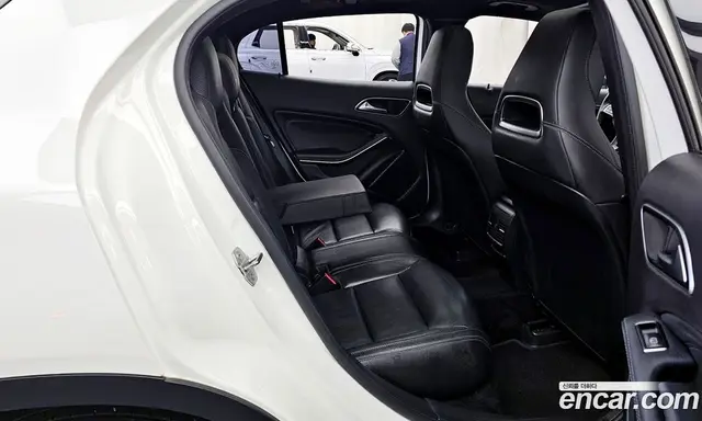 Mercedes-Benz GLA-Class 2018 2.0 автомат (гидро), миниатюра 11 Mercedes-Benz GLA-Class 2018 2.0 автомат (гидро), миниатюра 11