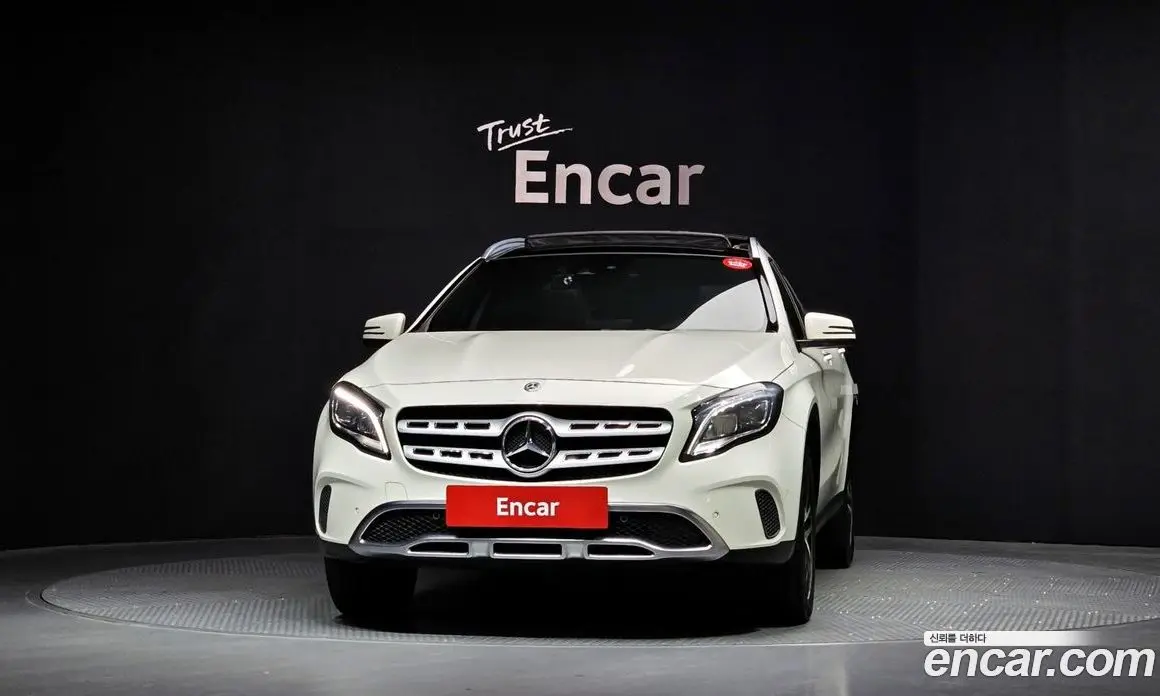 Mercedes-Benz GLA-Class 2018 2.0 автомат (гидро), фото 3 Mercedes-Benz GLA-Class 2018 2.0 автомат (гидро), фото 3