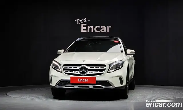 Mercedes-Benz GLA-Class 2018 2.0 автомат (гидро), миниатюра 3 Mercedes-Benz GLA-Class 2018 2.0 автомат (гидро), миниатюра 3
