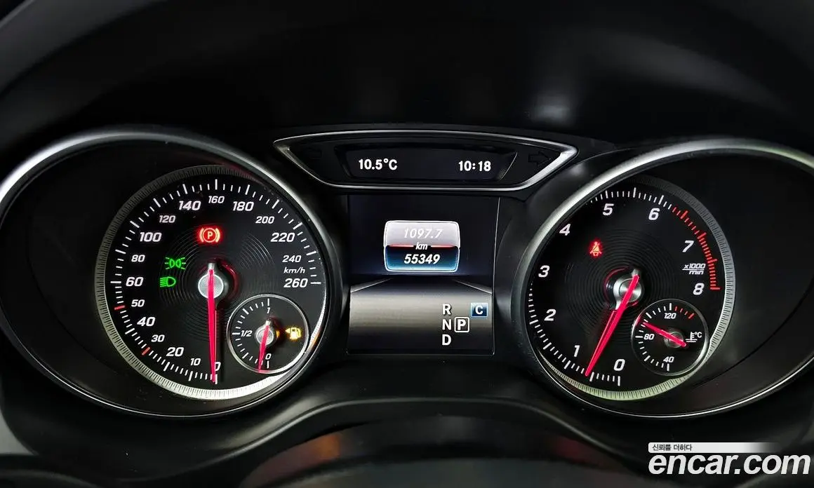 Mercedes-Benz GLA-Class 2018 2.0 автомат (гидро), фото 8 Mercedes-Benz GLA-Class 2018 2.0 автомат (гидро), фото 8