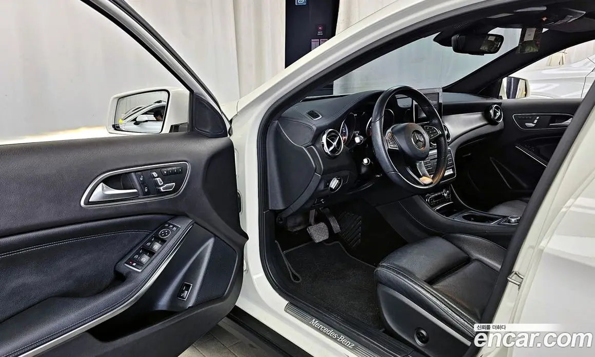 Mercedes-Benz GLA-Class 2018 2.0 автомат (гидро), фото 10 Mercedes-Benz GLA-Class 2018 2.0 автомат (гидро), фото 10