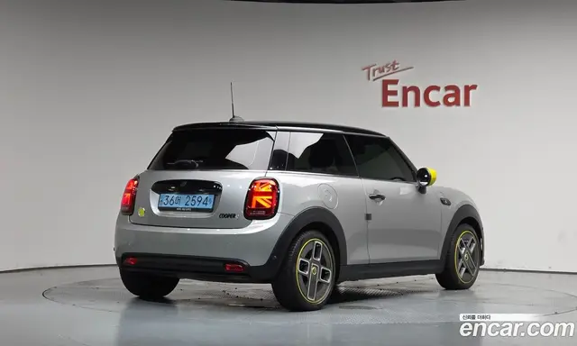 Mini Cooper, 2023, 48 938 км