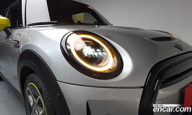 Mini Cooper 2023 автомат (гидро), миниатюра 7