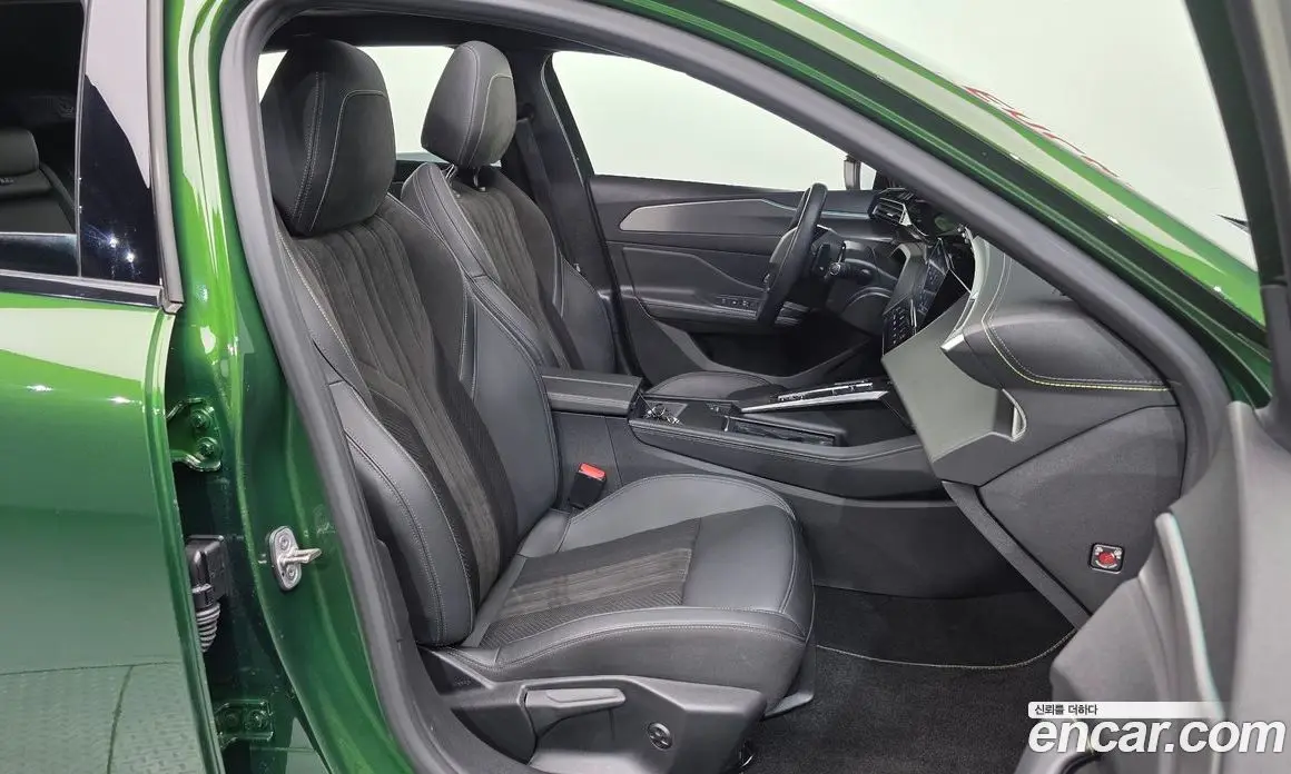 Peugeot 308 2022 1.5 автомат (гидро), фото 17 Peugeot 308 2022 1.5 автомат (гидро), фото 17