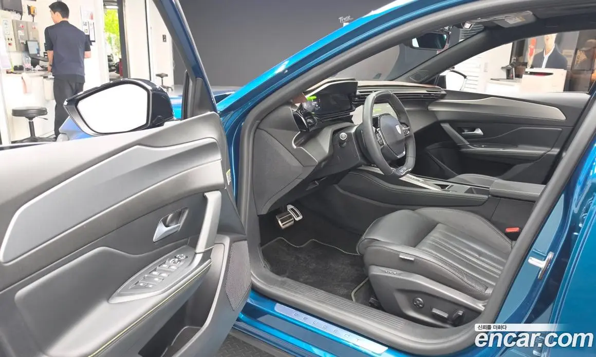 Peugeot 408 2025 1.2 автомат (гидро), фото 13 Peugeot 408 2025 1.2 автомат (гидро), фото 13