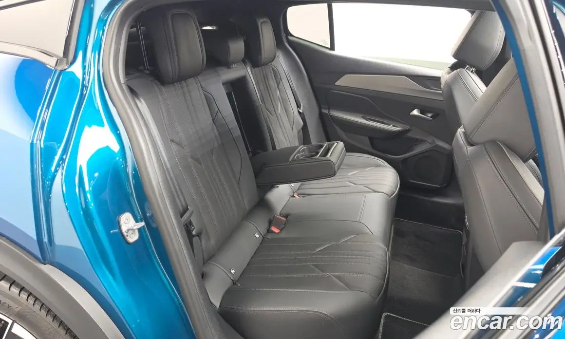 Peugeot 408 2025 1.2 автомат (гидро), фото 18 Peugeot 408 2025 1.2 автомат (гидро), фото 18