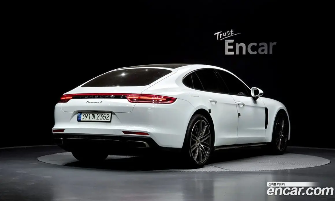Porsche Panamera 2018 3.0 автомат (гидро), фото 1 Porsche Panamera 2018 3.0 автомат (гидро), фото 1