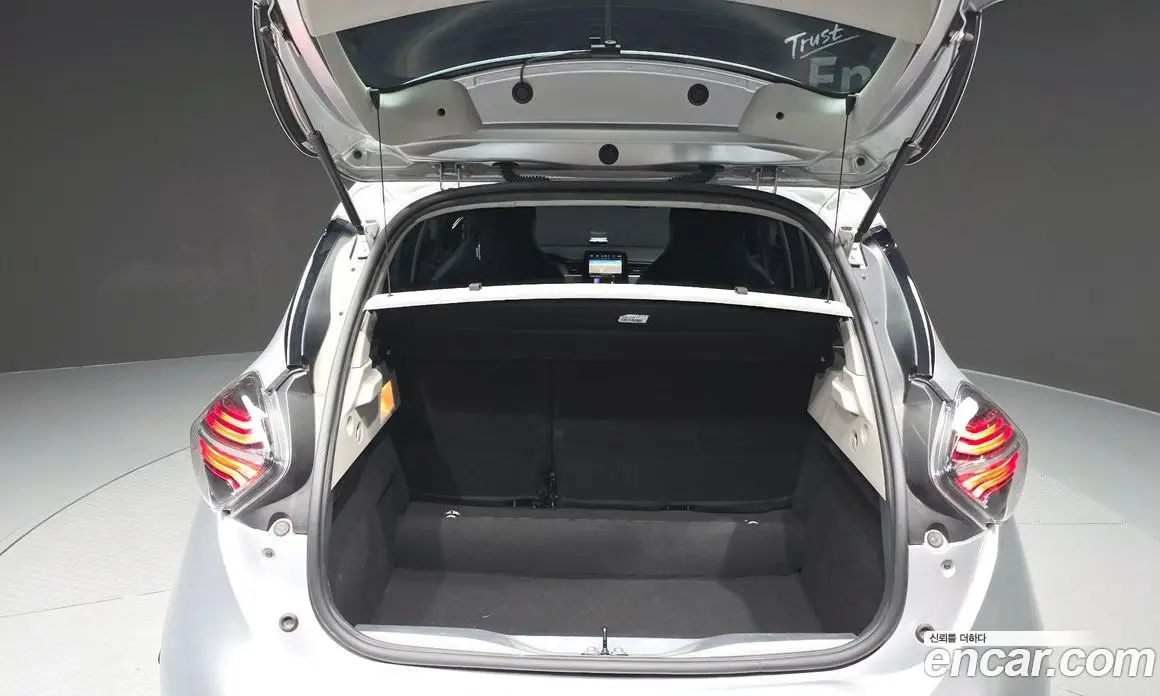 Renault (Samsung) Zoe 2021 0.2 автомат (гидро), фото 20 Renault (Samsung) Zoe 2021 0.2 автомат (гидро), фото 20
