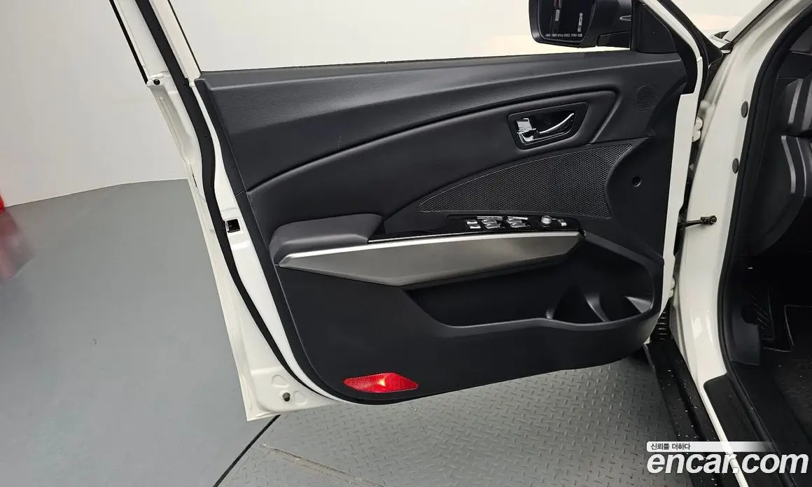 SsangYong TIBOLI 2016 1.6 автомат (гидро), фото 14 SsangYong TIBOLI 2016 1.6 автомат (гидро), фото 14