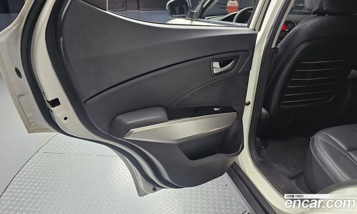 SsangYong TIBOLI 2017 1.6 автомат (гидро), фото 14