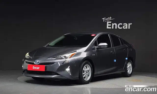Toyota Prius 2018 1.8 автомат (гидро), миниатюра 1