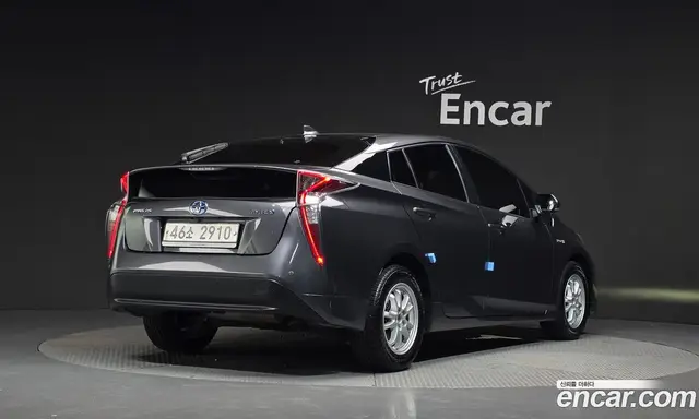 Toyota Prius 2018 1.8 автомат (гидро), миниатюра 2