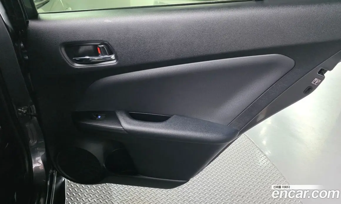 Toyota Prius 2018 1.8 автомат (гидро), фото 15