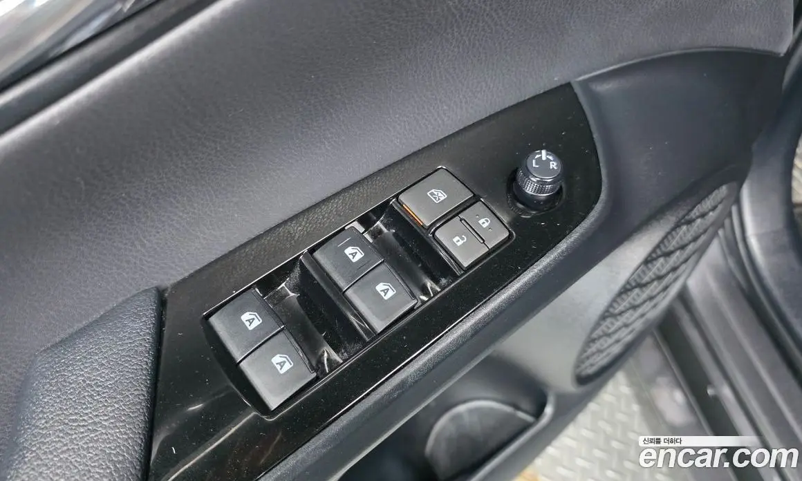 Toyota Prius 2018 1.8 автомат (гидро), фото 18