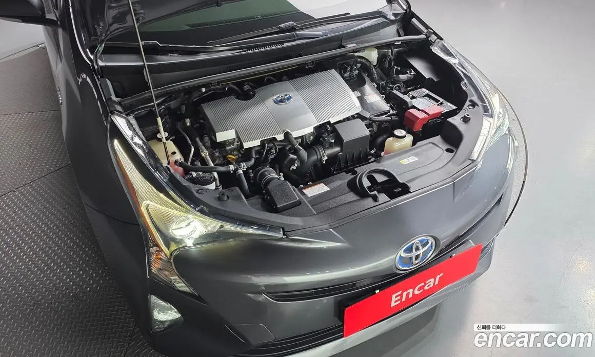 Toyota Prius 2018 1.8 автомат (гидро), фото 6