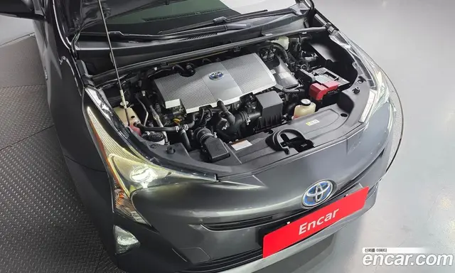 Toyota Prius 2018 1.8 автомат (гидро), миниатюра 6