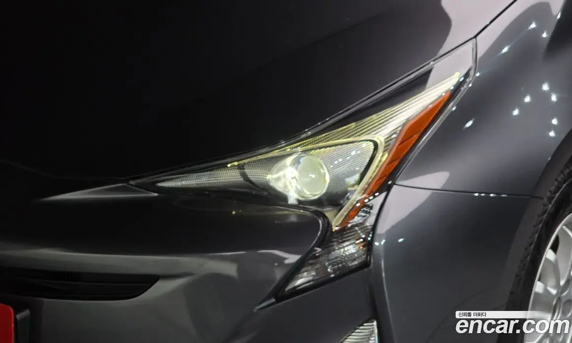 Toyota Prius 2018 1.8 автомат (гидро), фото 8