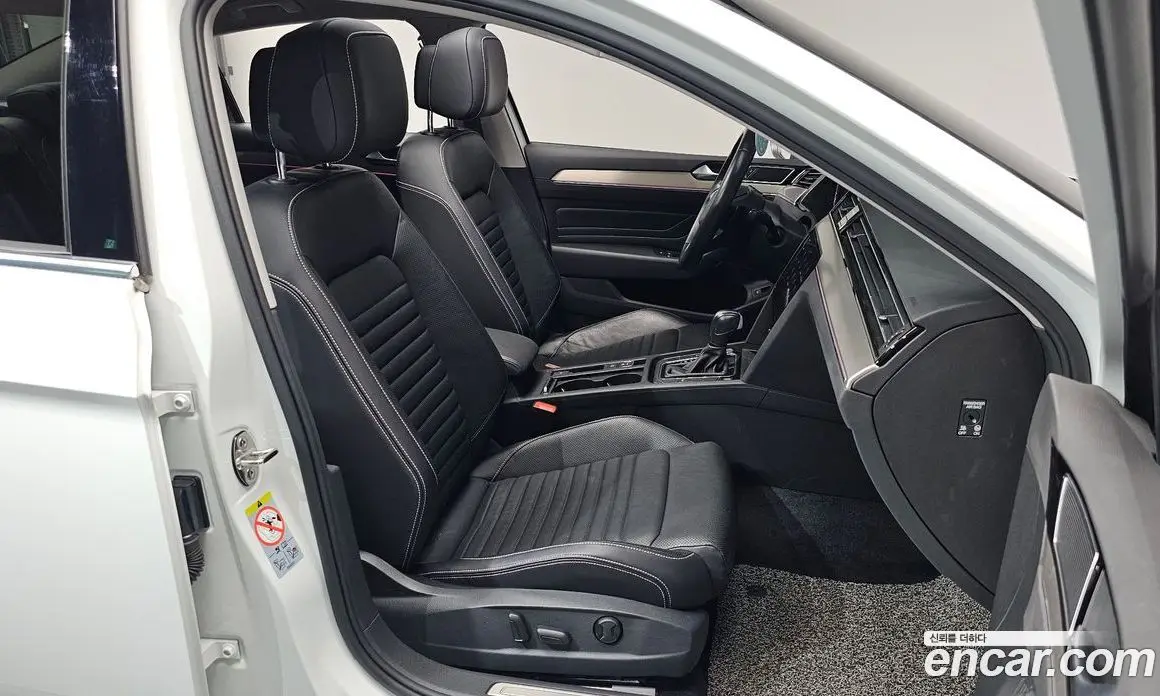 Volkswagen Passat 2022 2.0 автомат (гидро), фото 15 Volkswagen Passat 2022 2.0 автомат (гидро), фото 15