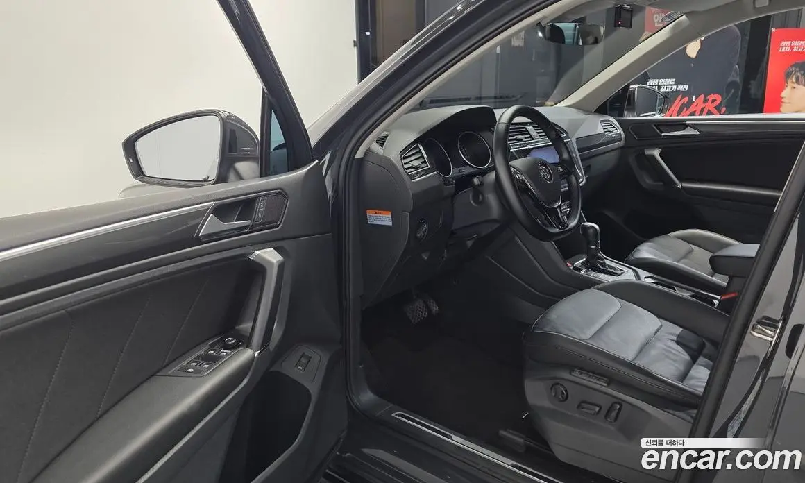 Volkswagen Tiguan 2018 2.0 автомат (гидро), фото 13