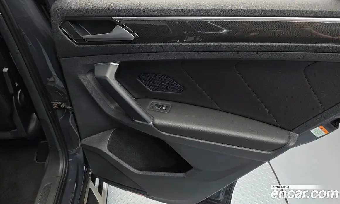 Volkswagen Tiguan 2018 2.0 автомат (гидро), фото 15