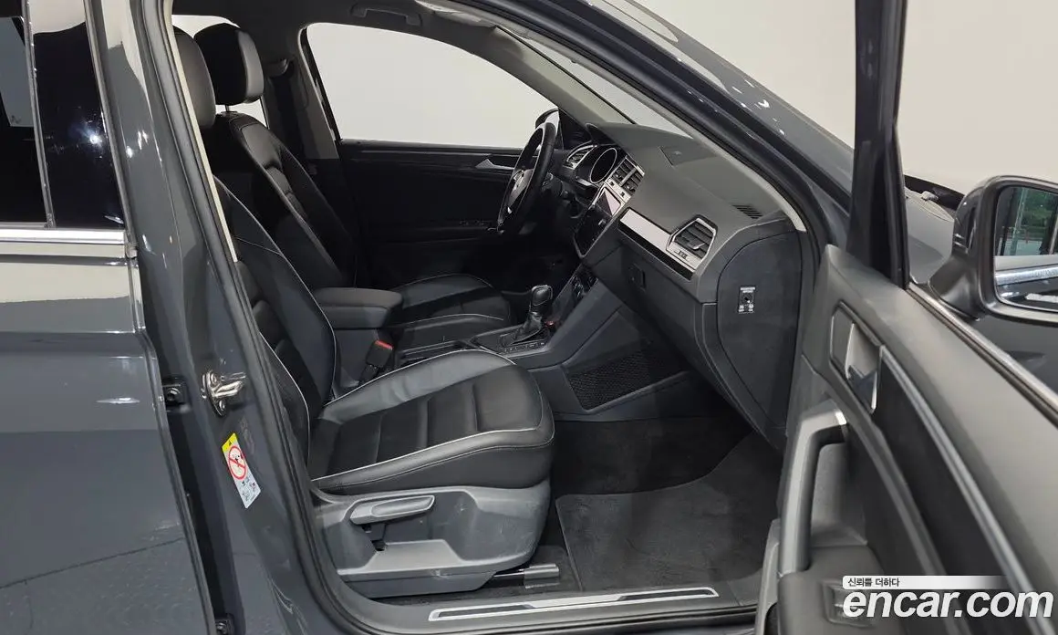 Volkswagen Tiguan 2018 2.0 автомат (гидро), фото 17