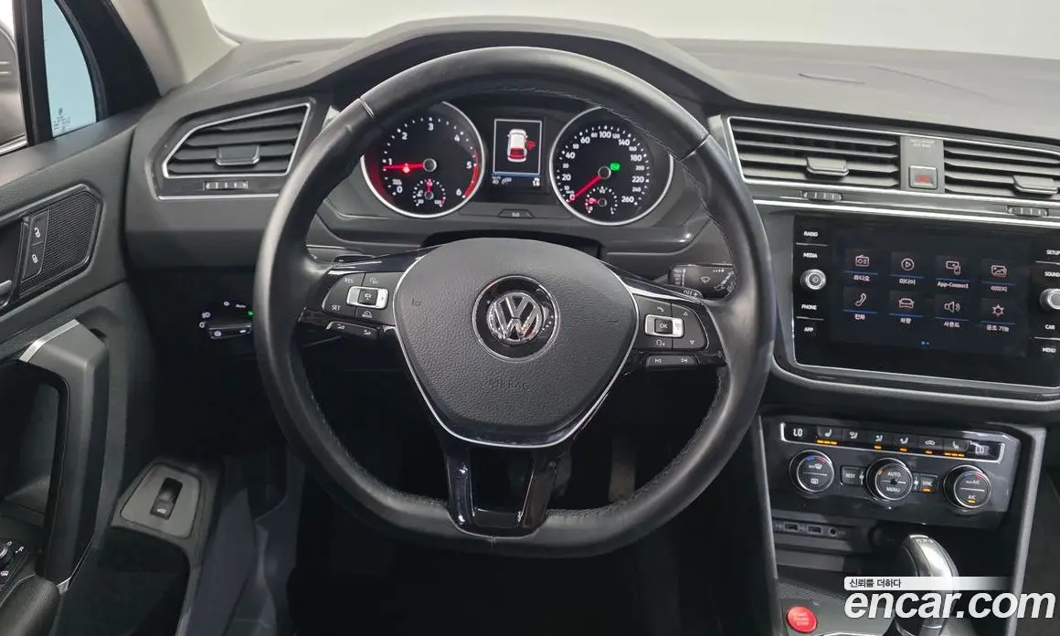 Volkswagen Tiguan 2018 2.0 автомат (гидро), фото 19