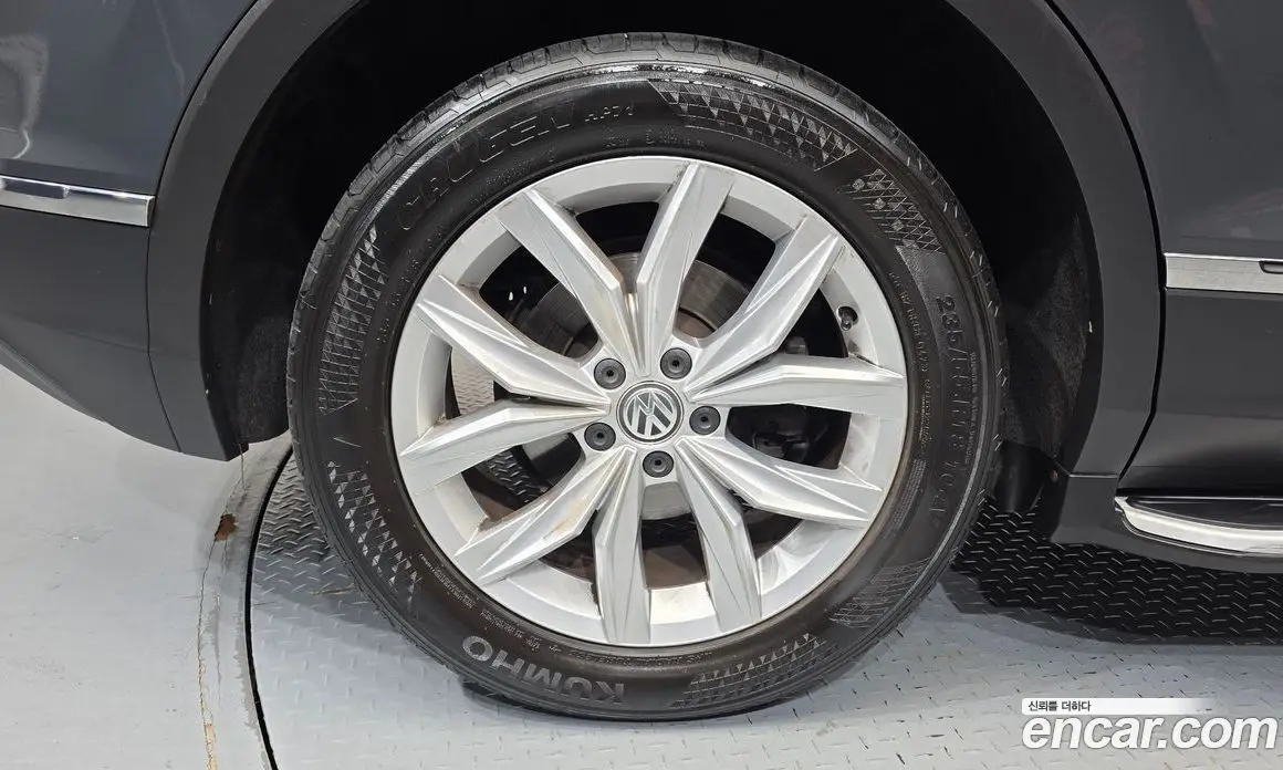 Volkswagen Tiguan 2018 2.0 автомат (гидро), фото 7