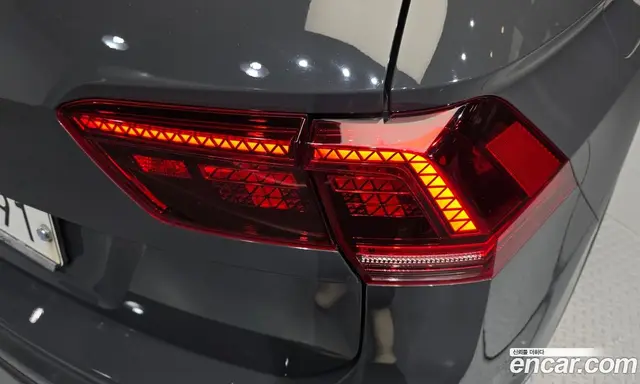Volkswagen Tiguan 2018 2.0 автомат (гидро), миниатюра 9