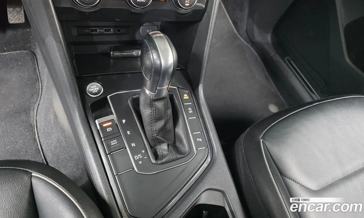Volkswagen Tiguan 2018 2.0 автомат (гидро), фото 12