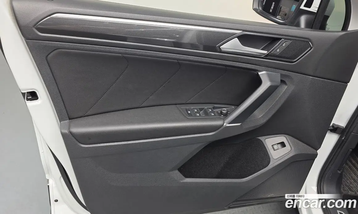 Volkswagen Tiguan 2018 2.0 автомат (гидро), фото 14