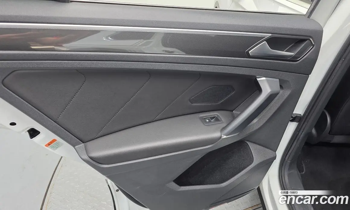 Volkswagen Tiguan 2018 2.0 автомат (гидро), фото 15
