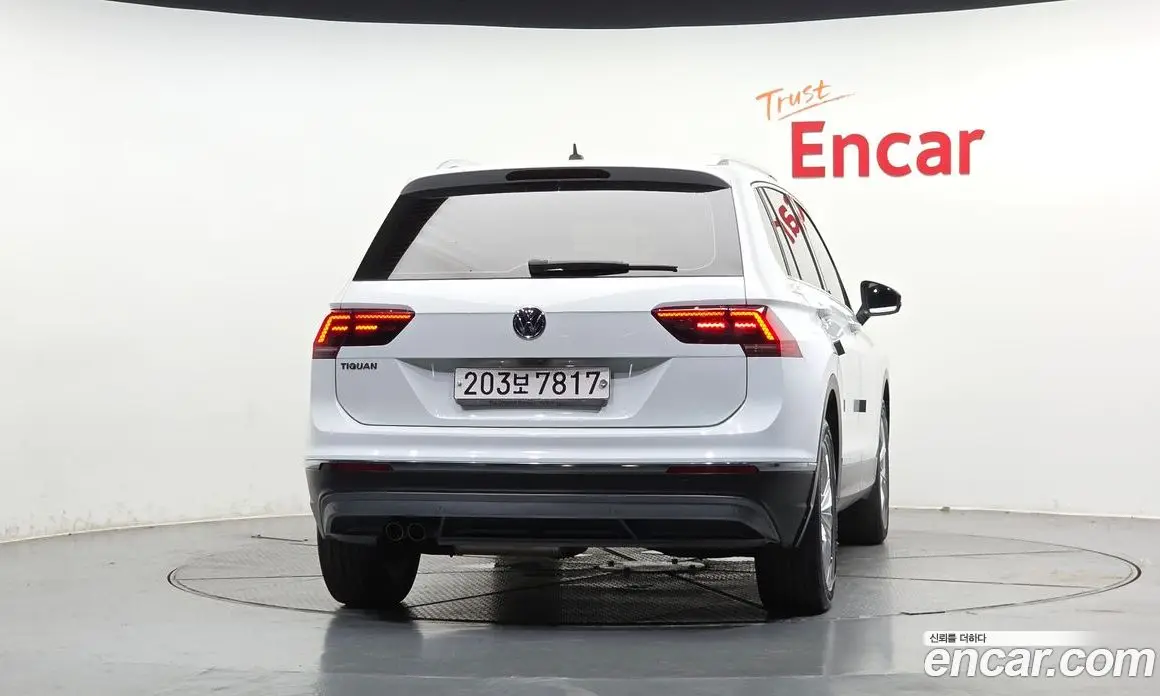 Volkswagen Tiguan 2018 2.0 автомат (гидро), фото 4