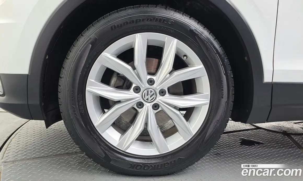 Volkswagen Tiguan 2018 2.0 автомат (гидро), фото 5