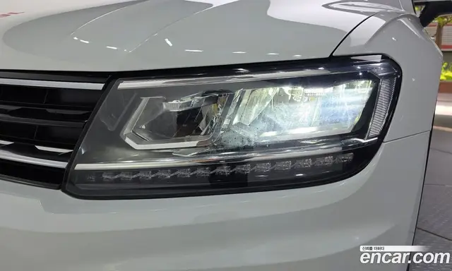 Volkswagen Tiguan 2018 2.0 автомат (гидро), миниатюра 8