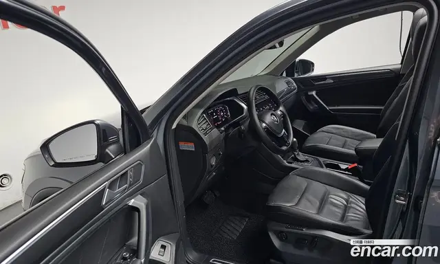 Volkswagen Tiguan 2020 2.0 автомат (гидро), миниатюра 12